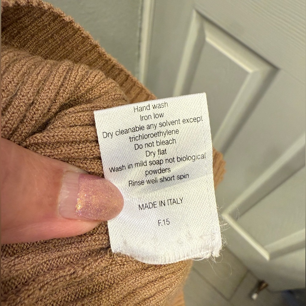 Original Burberry V neck ribbed sweater - Picture 9 of 9